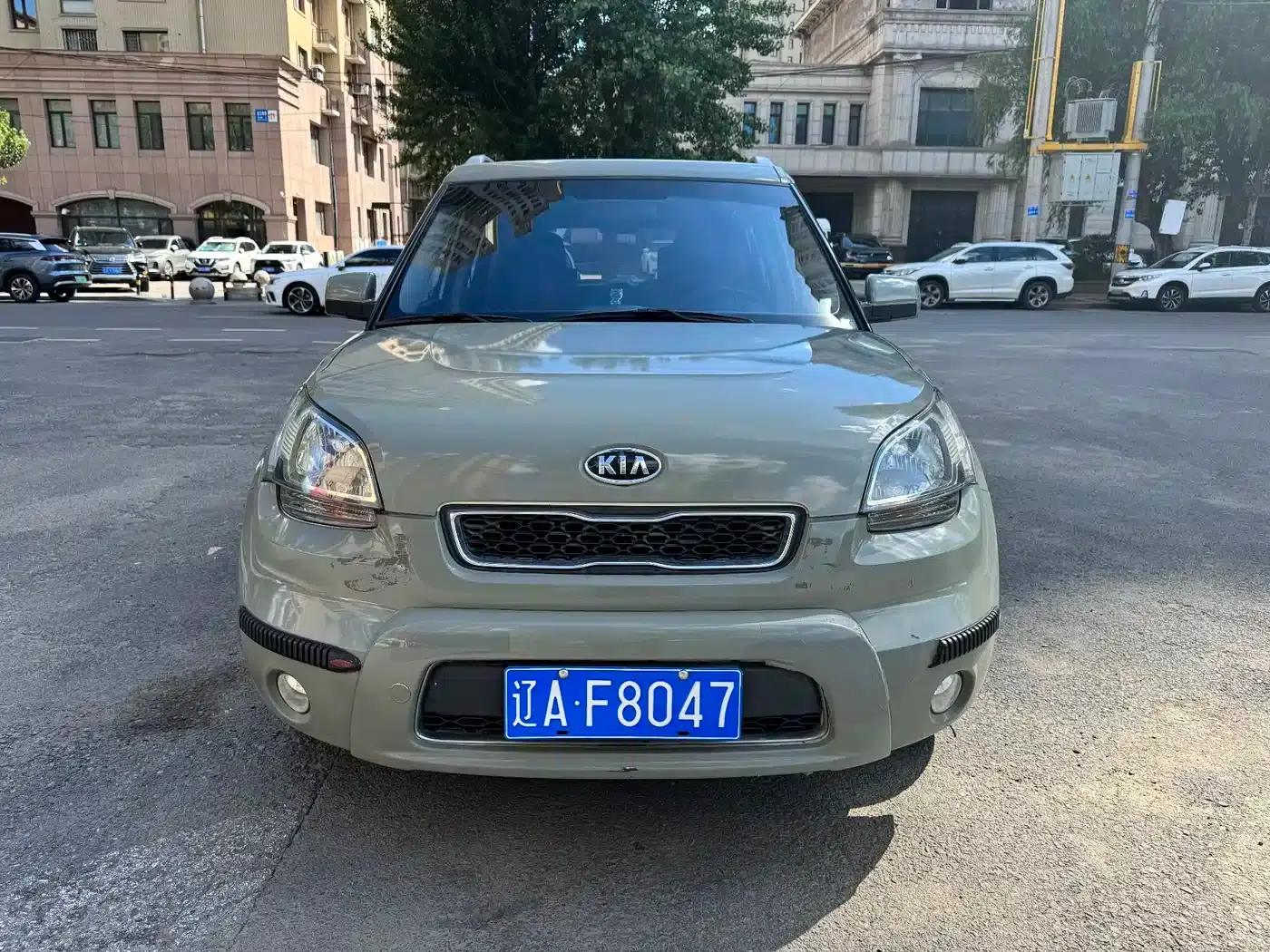 2013 Volkswagen Soul 1.6L AT GL — миниатюра 2