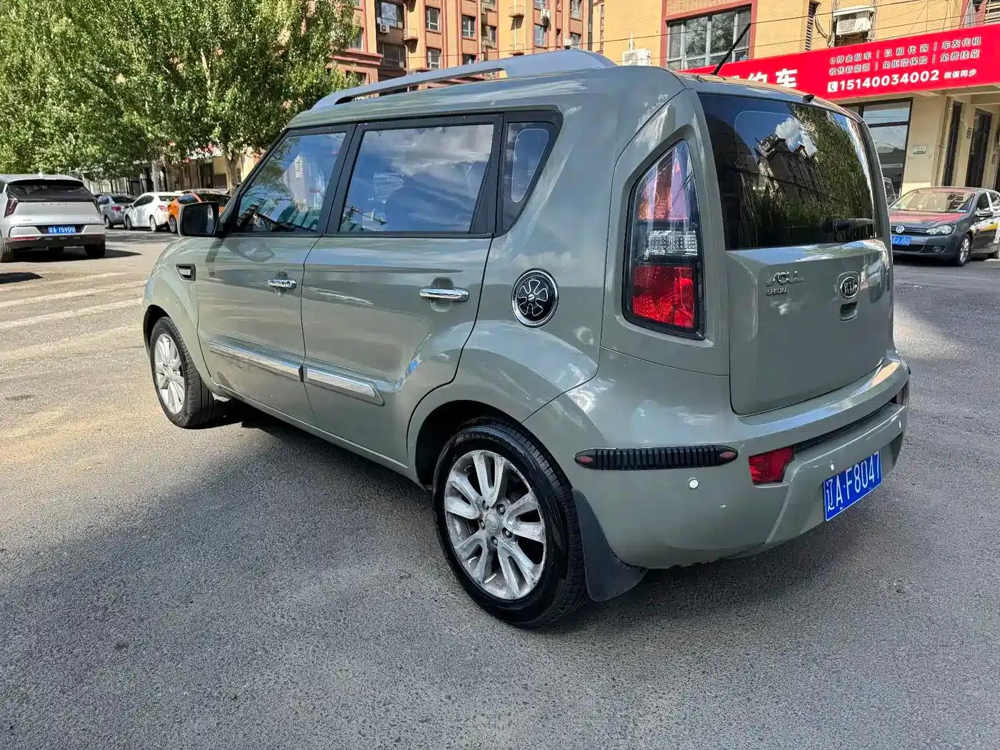 2013 Volkswagen Soul 1.6L AT GL — миниатюра 8