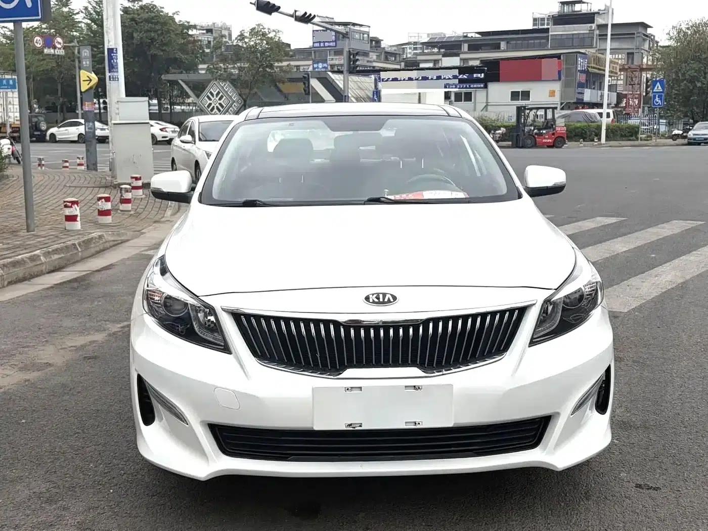 K5 2017 1.8L Automatic GLS — миниатюра 2