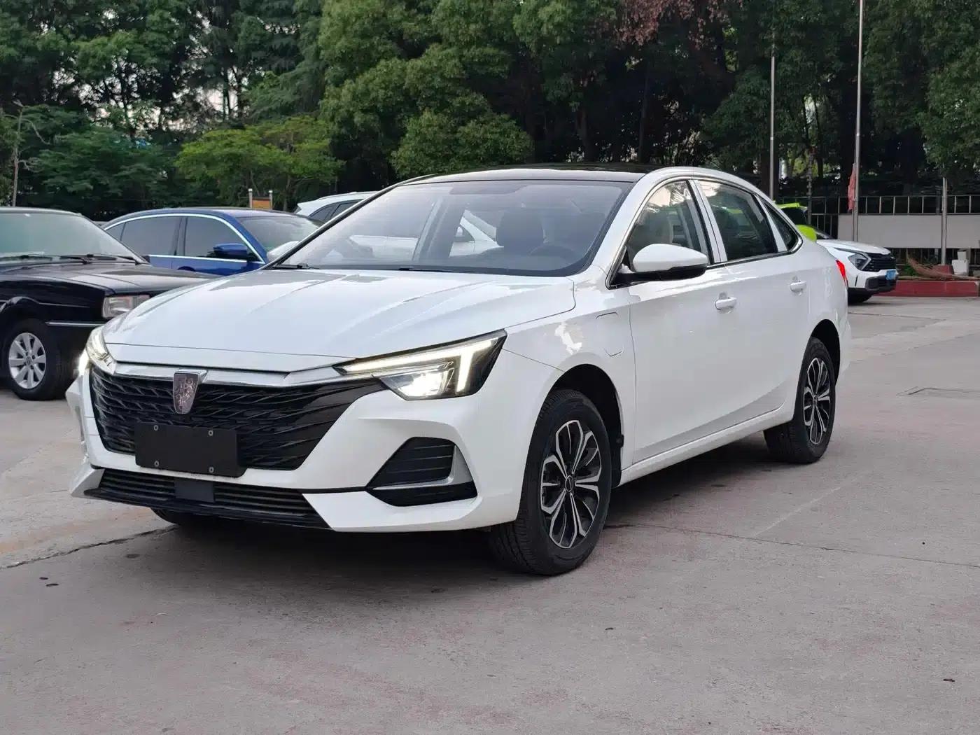 Roewe i6 MAX New Energy 2022 EV 500 Panoramic Sunroof Premium Edition — миниатюра 2