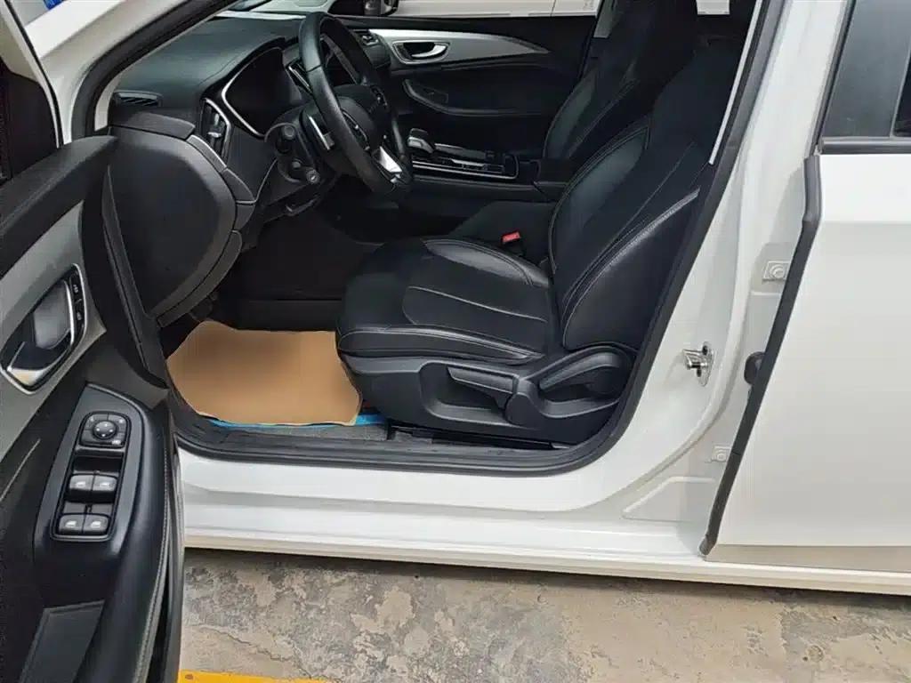 Roewe i6 MAX 2020 300TGI Automatic Cool Edition — миниатюра 15