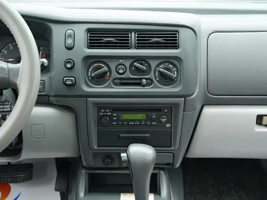 2004 Pajero Sport 3.0L Automatic 4WD Super Deluxe Edition — миниатюра 14