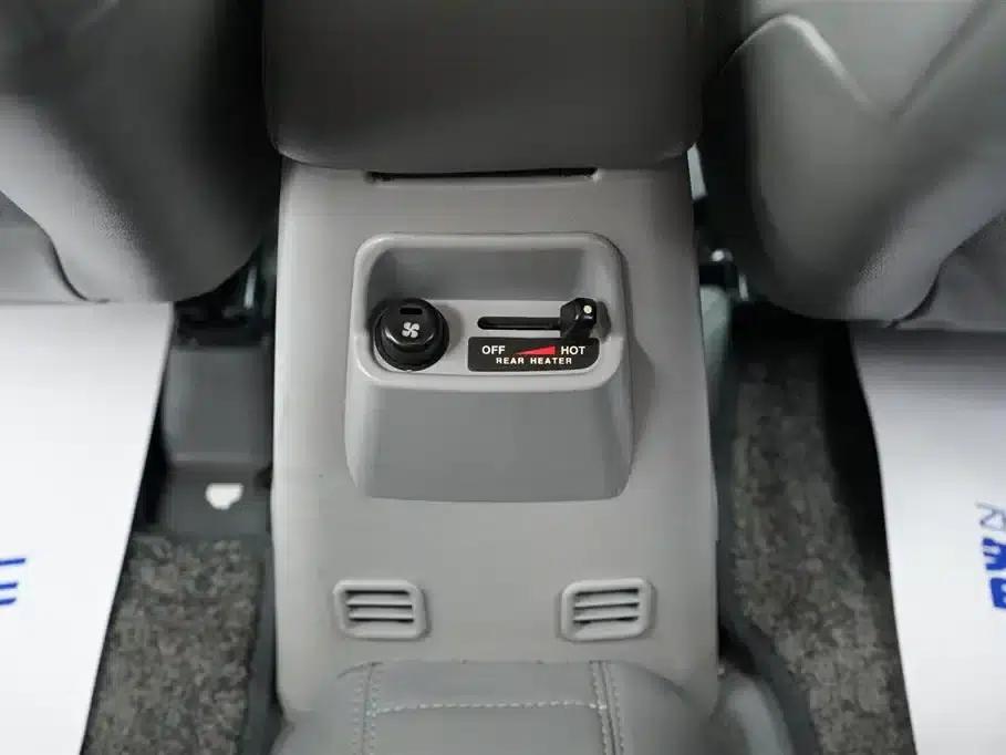 2004 Pajero Sport 3.0L Automatic 4WD Super Deluxe Edition — миниатюра 18