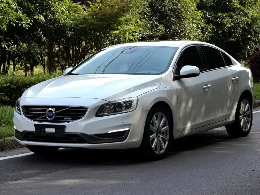 2015 Volvo S60 Plug-in Hybrid, S60L E-Drive Hybrid, T6 Smart Edition — миниатюра 1