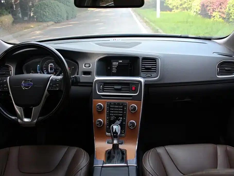2015 Volvo S60 Plug-in Hybrid, S60L E-Drive Hybrid, T6 Smart Edition — миниатюра 12