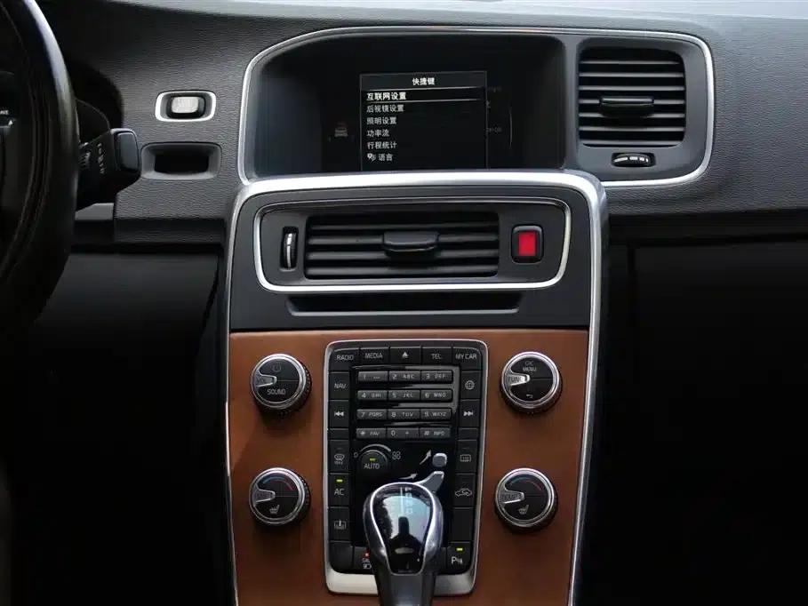 2015 Volvo S60 Plug-in Hybrid, S60L E-Drive Hybrid, T6 Smart Edition — миниатюра 13