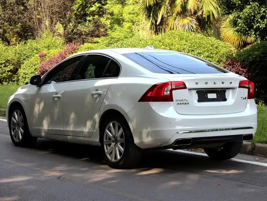 2015 Volvo S60 Plug-in Hybrid, S60L E-Drive Hybrid, T6 Smart Edition — миниатюра 5
