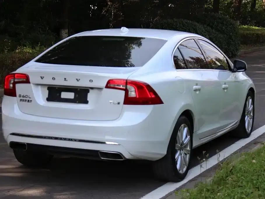 2015 Volvo S60 Plug-in Hybrid, S60L E-Drive Hybrid, T6 Smart Edition — миниатюра 7