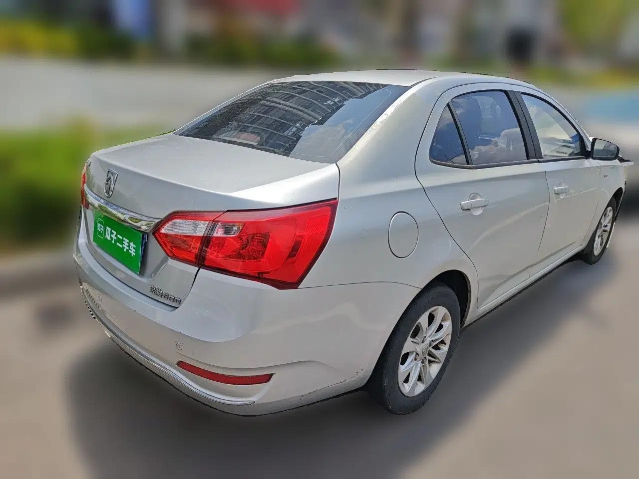Baojun 630 2016 1.5L manual Comfort trim level — миниатюра 6