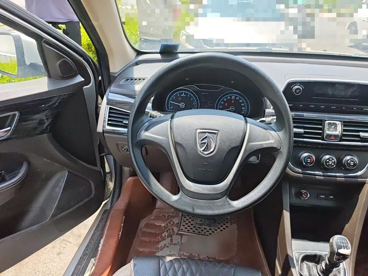 Baojun 630 2016 1.5L manual Comfort trim level — миниатюра 10