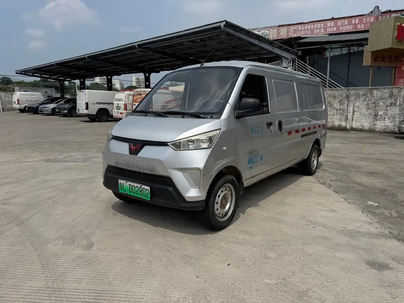 Wuling EV50 2021 model van logistics vehicle, Lishen 41.6kWh Tongyu Electric Control — миниатюра 1