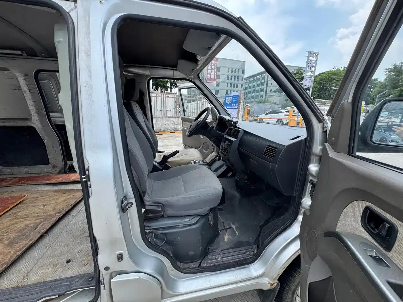 Wuling EV50 2021 model van logistics vehicle, Lishen 41.6kWh Tongyu Electric Control — миниатюра 8