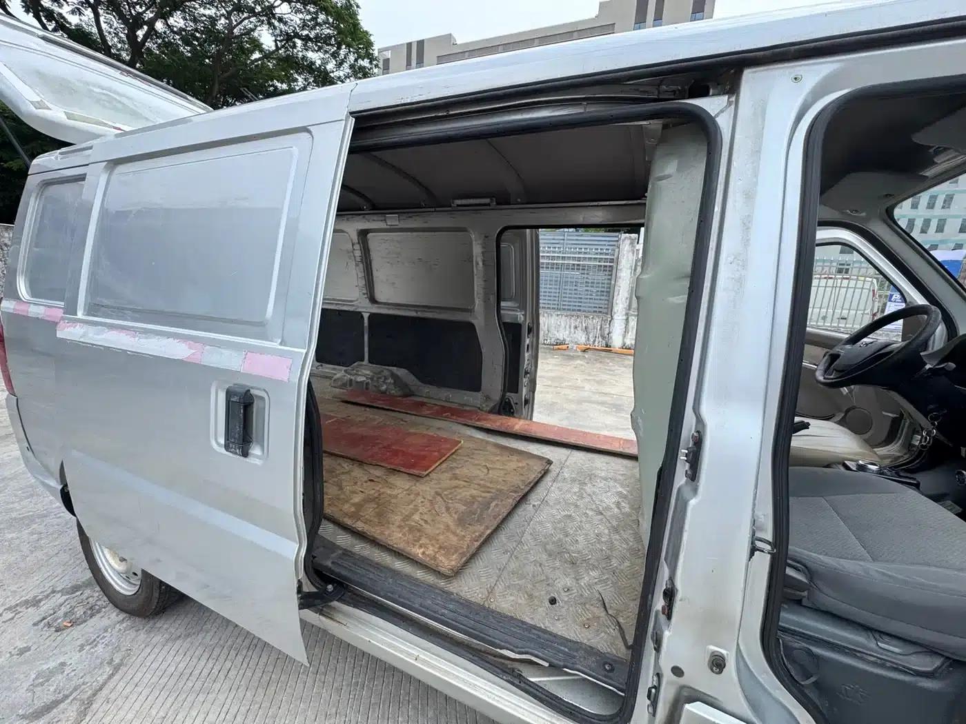 Wuling EV50 2021 model van logistics vehicle, Lishen 41.6kWh Tongyu Electric Control — миниатюра 9