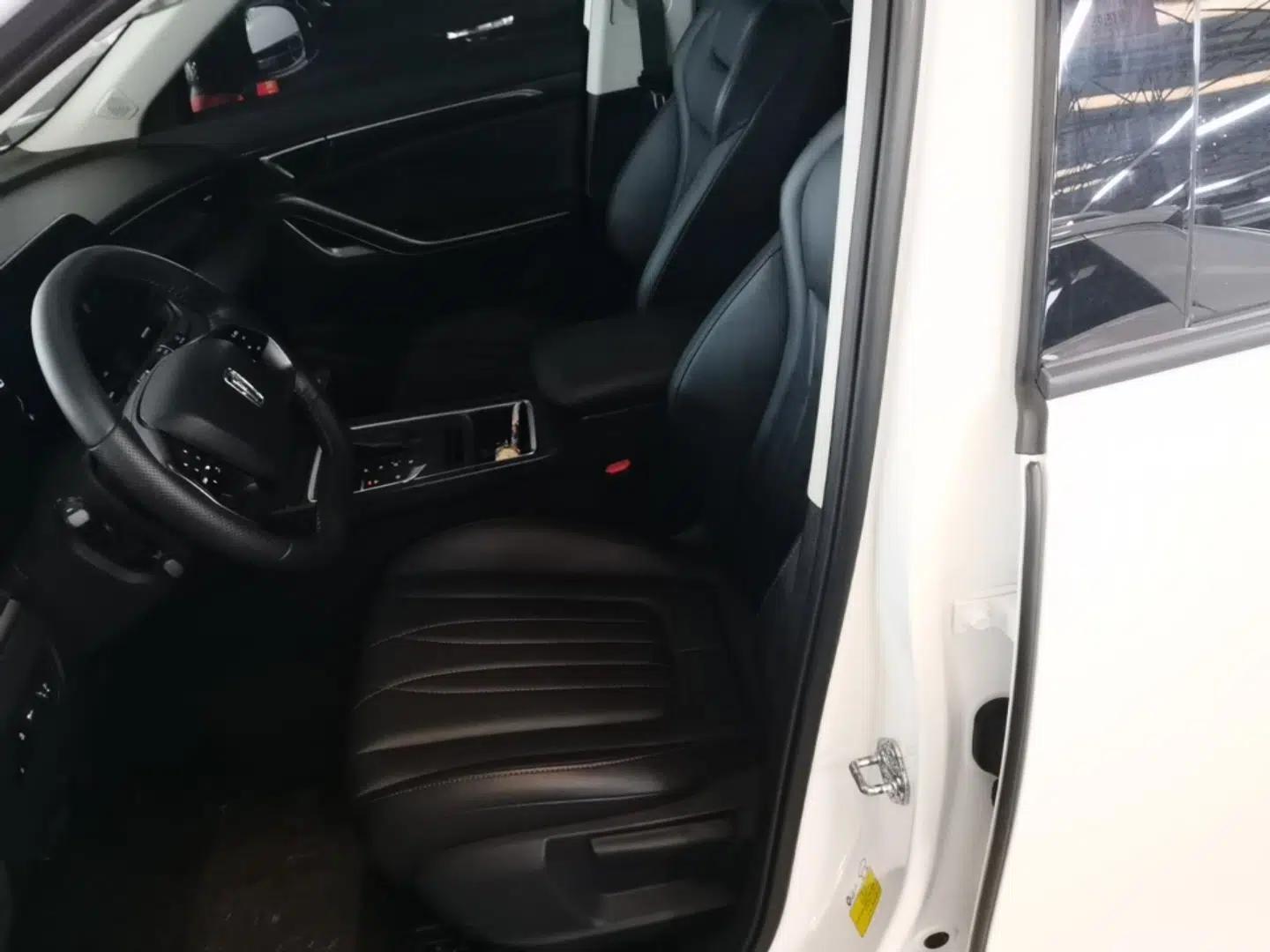 Bestune T55 2023 1.5T Automatic Leap Model — миниатюра 17