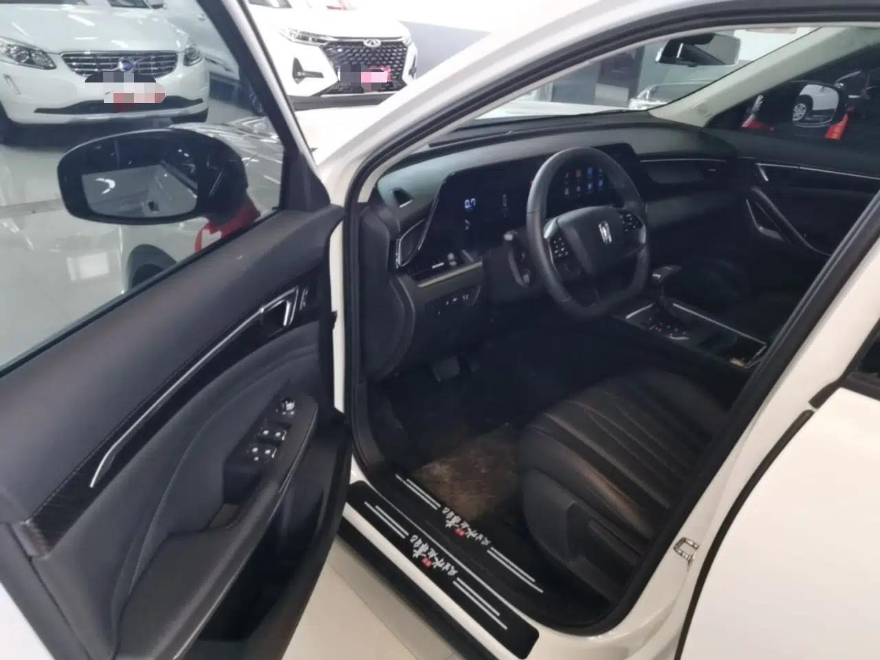 Bestune T55 2023 1.5T Automatic Leap Model — миниатюра 18