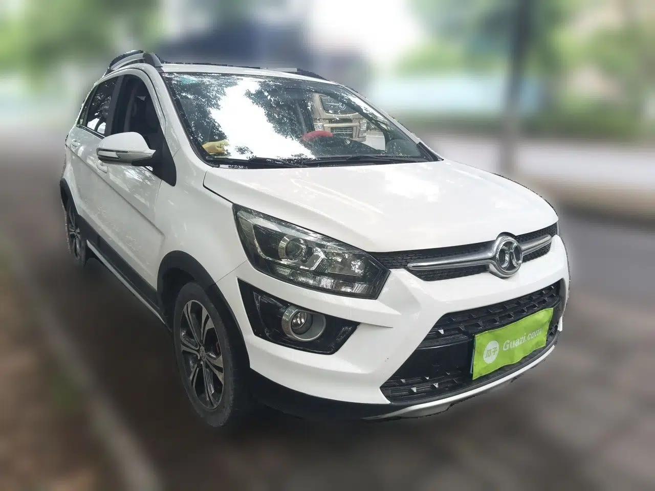 BAIC Senova X25 2015 1.5L Manual Elite Edition — миниатюра 3
