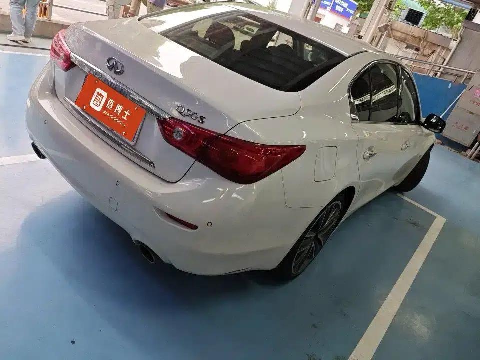 Infiniti Q50 2014 3.7L Luxury Sport Edition — миниатюра 2