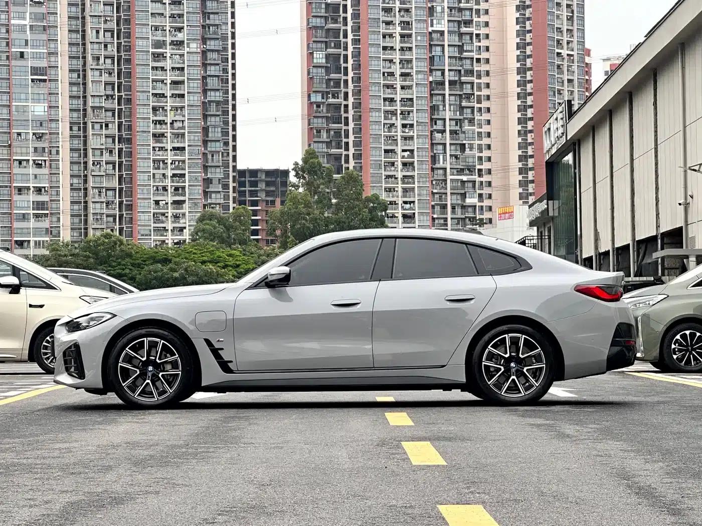 BMW i4 2023 eDrive35 — миниатюра 17