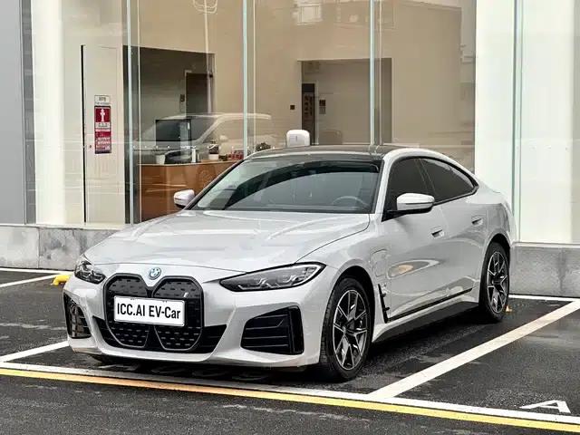 BMW i4 2023 eDrive35