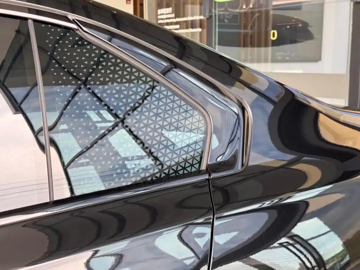 BMW i7 M70L 2023 Model — миниатюра 9