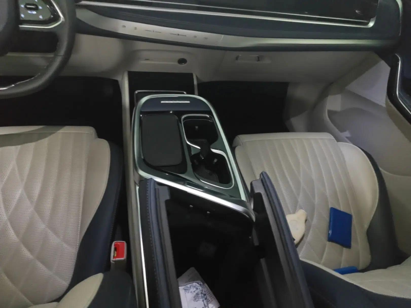 SAIC MAXUS G90 2022 2.0T Interstellar Seven-Seater — миниатюра 16