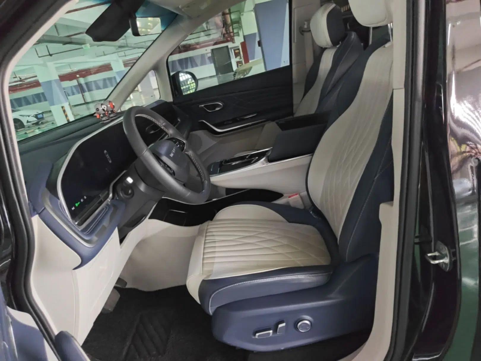 SAIC MAXUS G90 2022 2.0T Interstellar Seven-Seater — миниатюра 17