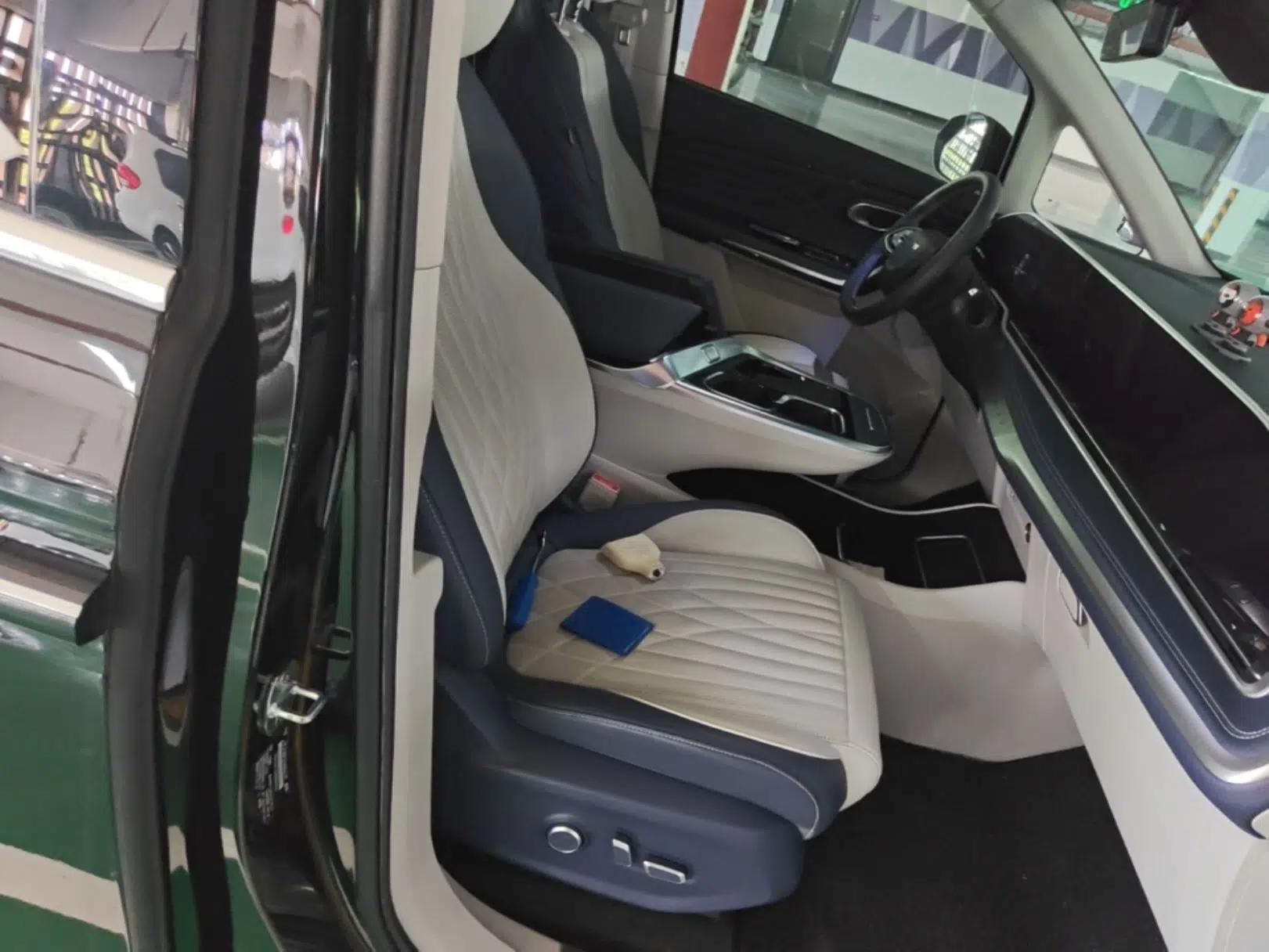 SAIC MAXUS G90 2022 2.0T Interstellar Seven-Seater — миниатюра 19