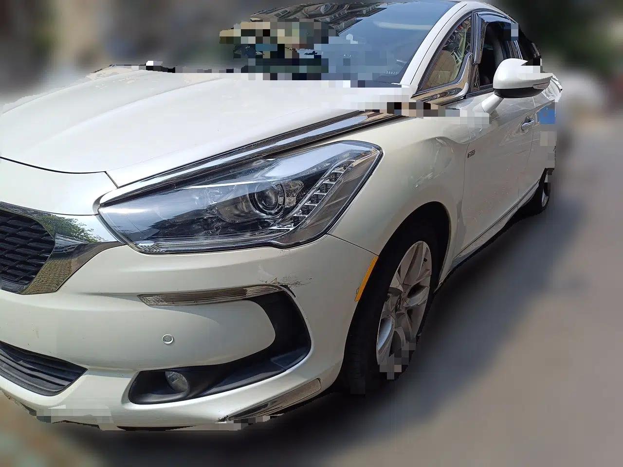 DS 5 2015 1.6T Luxury Edition THP160 — миниатюра 1