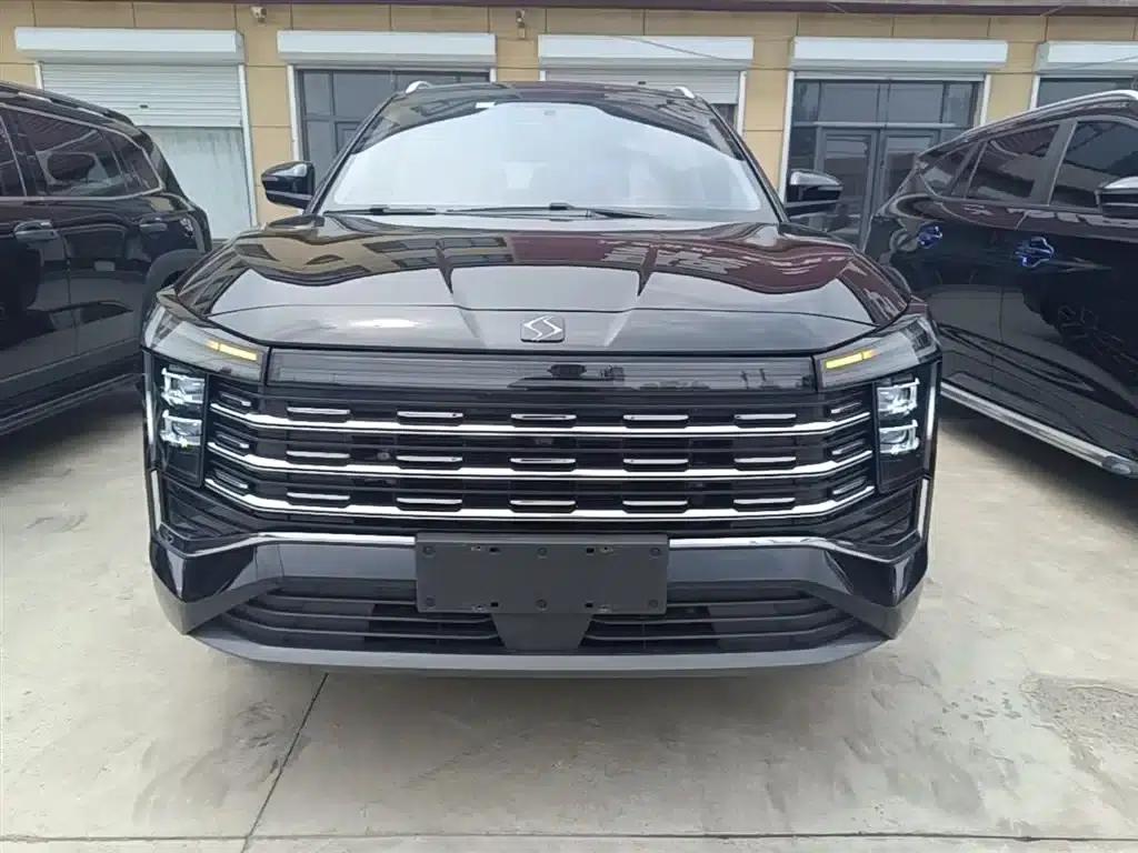 Sihao X8 PLUS 2023 1.5TGDI DCT Smart Home Edition 7-seater — миниатюра 3