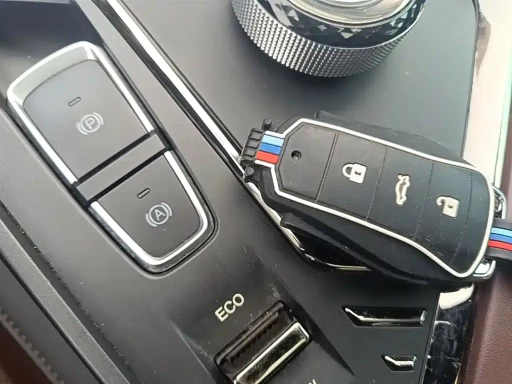 Sihao X8 PLUS 2023 1.5TGDI DCT Smart Home Edition 7-seater — миниатюра 9