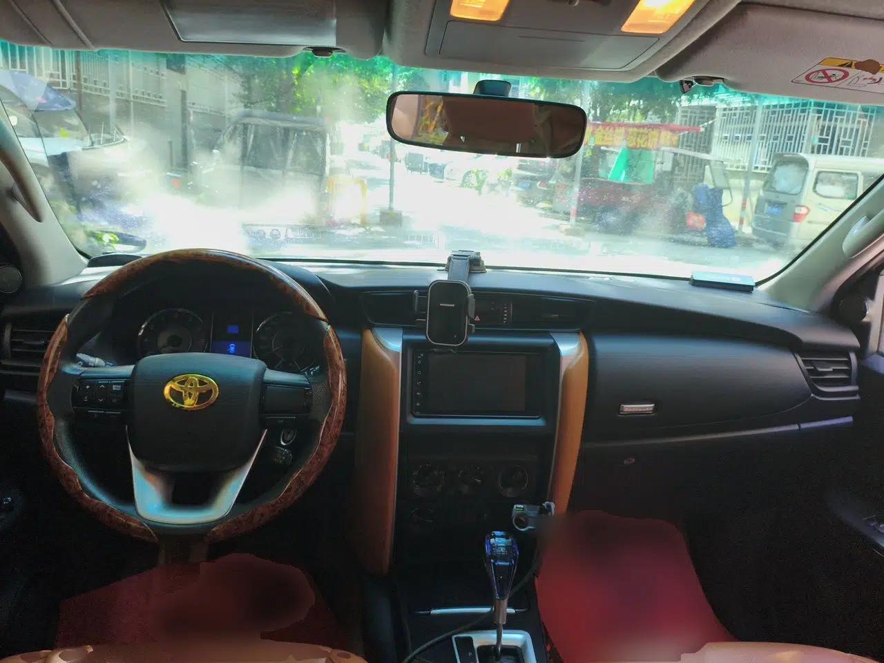 Toyota Fortuner 2016 2.7L Middle East Version — миниатюра 9
