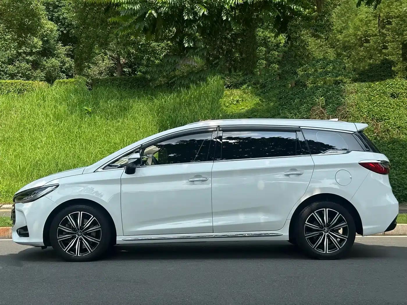 Song MAX New Energy 2019 DM 1.5T Intelligent Enjoyment 6-seater National VI Emission Standard — миниатюра 2