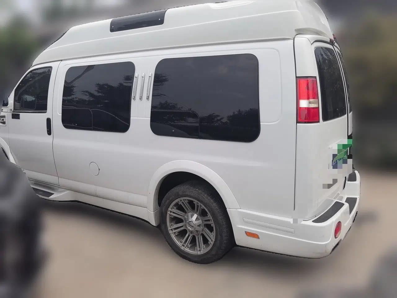 GMC SAVANA — миниатюра 4