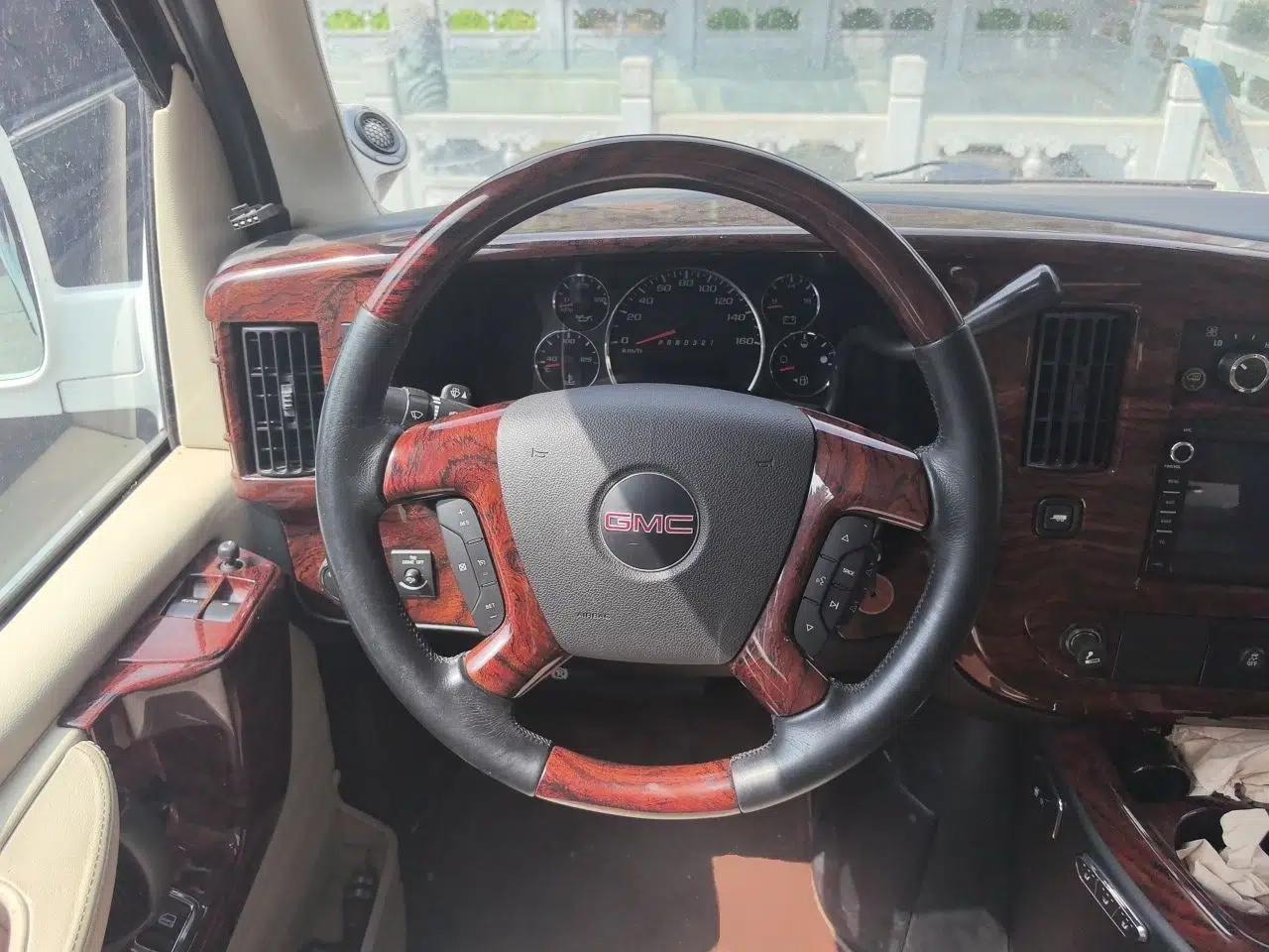 GMC SAVANA — миниатюра 10