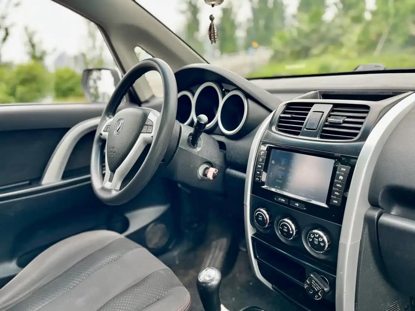 Changan CX20 2014 1.4L Manual Sunroof Navigation Edition (National V Emission Standard) — миниатюра 11