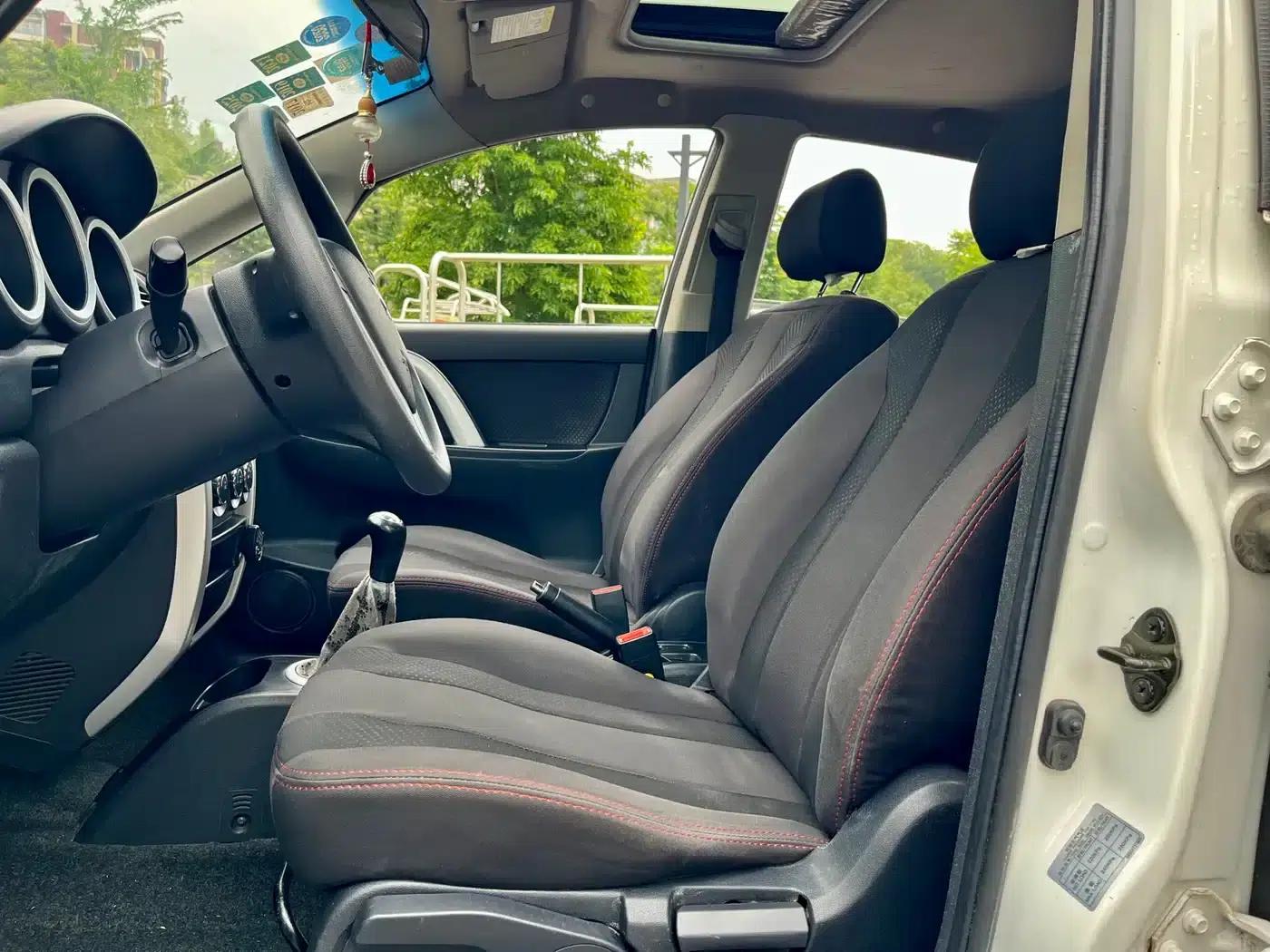 Changan CX20 2014 1.4L Manual Sunroof Navigation Edition (National V Emission Standard) — миниатюра 4
