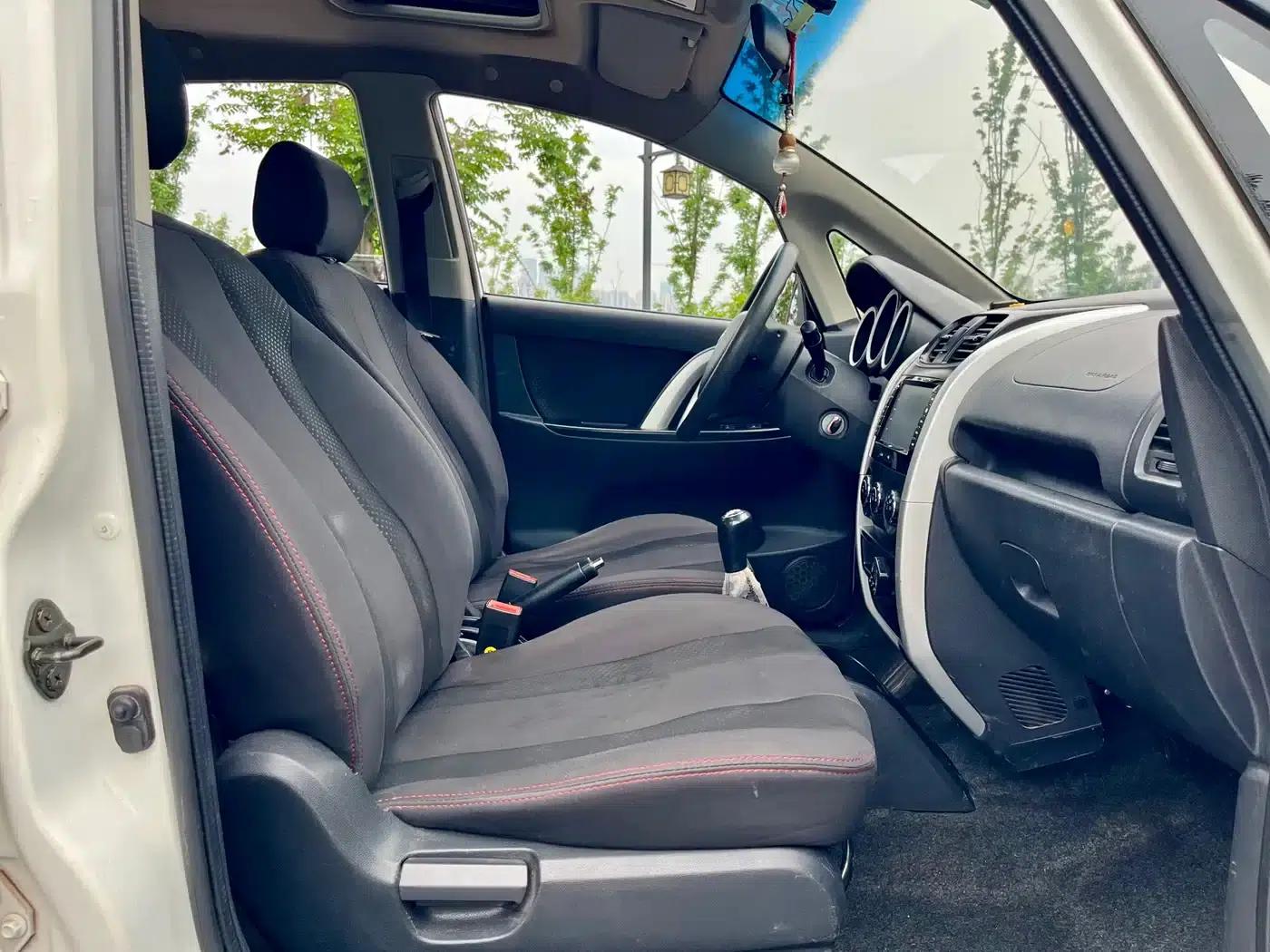 Changan CX20 2014 1.4L Manual Sunroof Navigation Edition (National V Emission Standard) — миниатюра 10