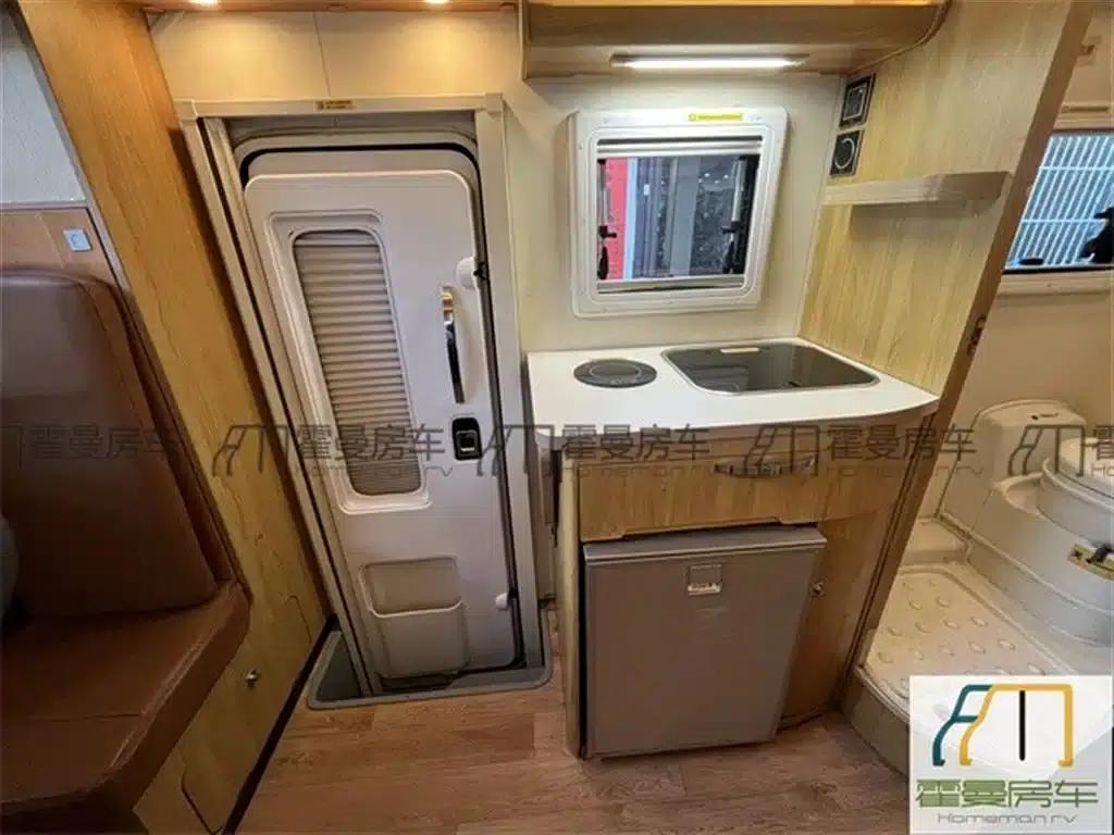 SAIC MAXUS V80 C-type motorhome, 2017 model, 2.5T automatic. — миниатюра 10