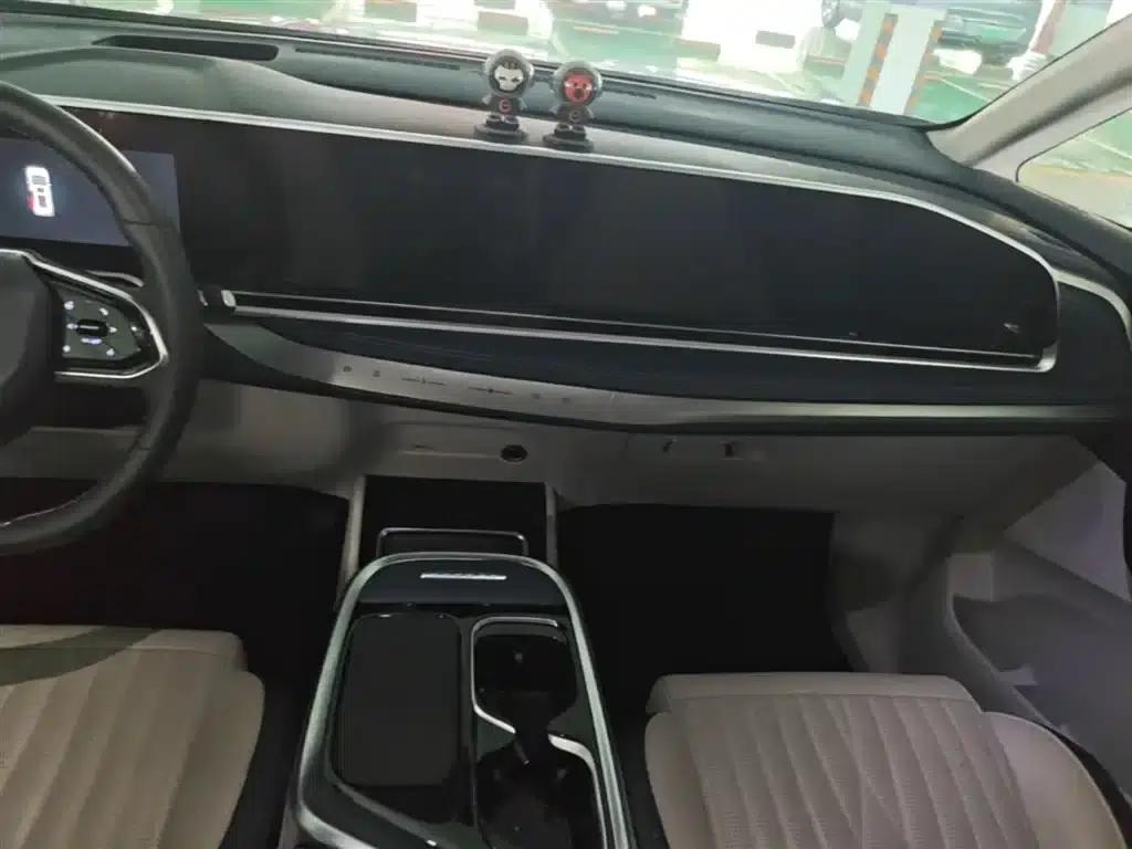 Maxus G90 2022 2.0T Interstellar 7-Seater Edition — миниатюра 13