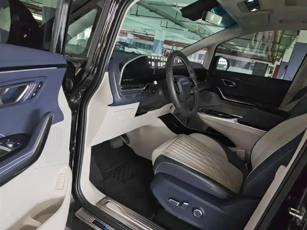 Maxus G90 2022 2.0T Interstellar 7-Seater Edition — миниатюра 16