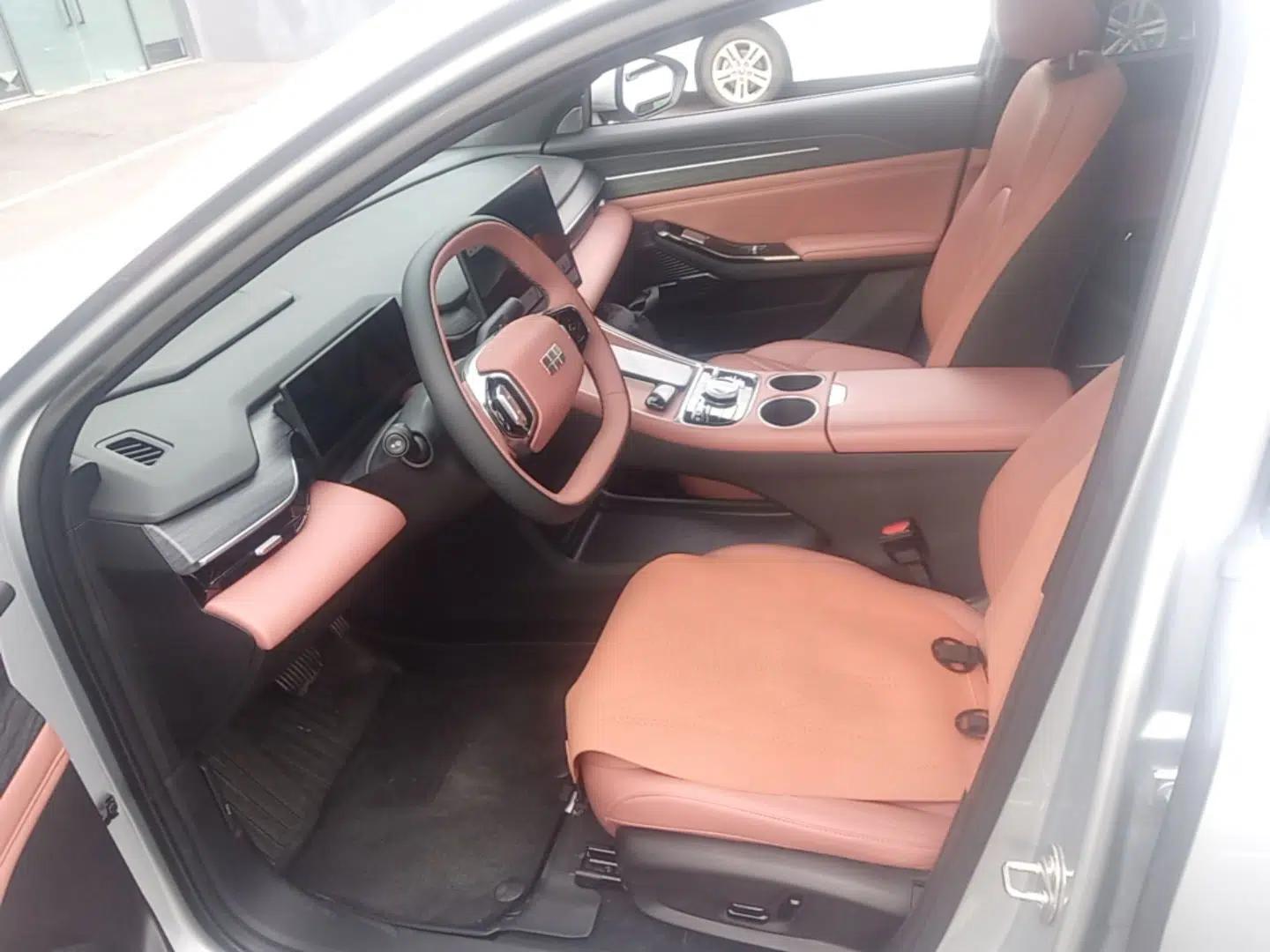 Geely Galaxy L6 2025 EM-i 60km Exploration Edition — миниатюра 17