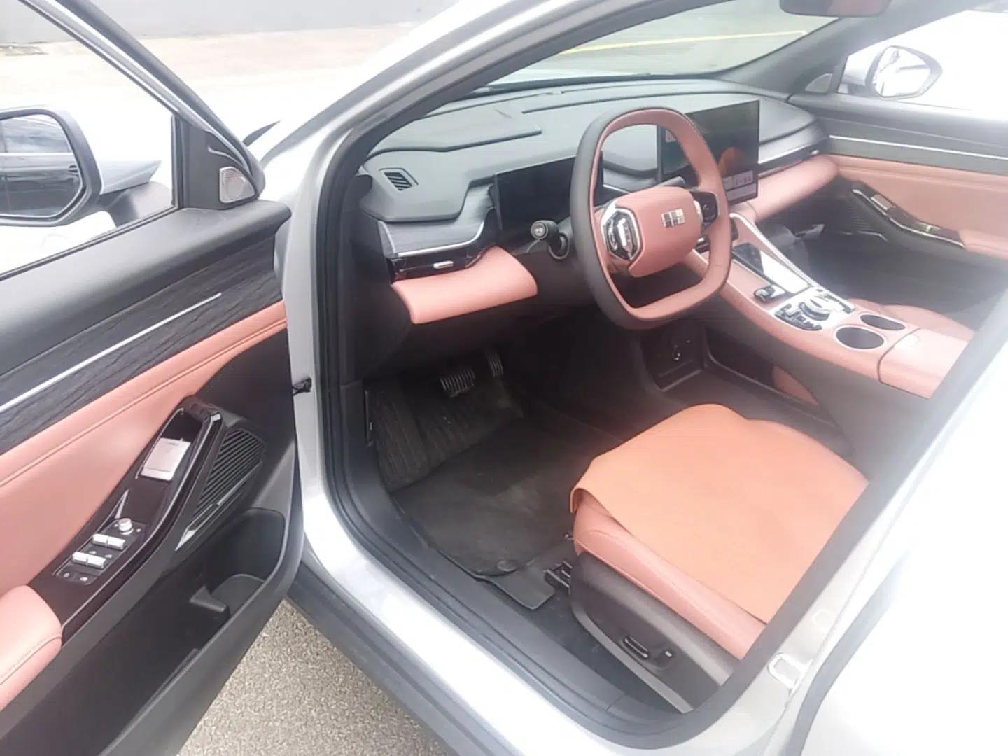 Geely Galaxy L6 2025 EM-i 60km Exploration Edition — миниатюра 18