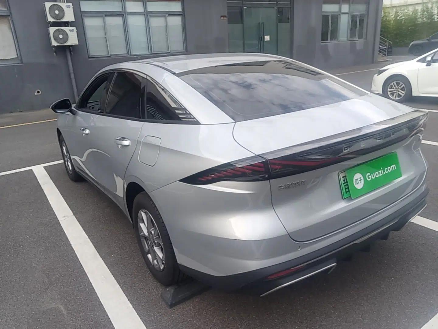 Geely Galaxy L6 2025 EM-i 60km Exploration Edition — миниатюра 4