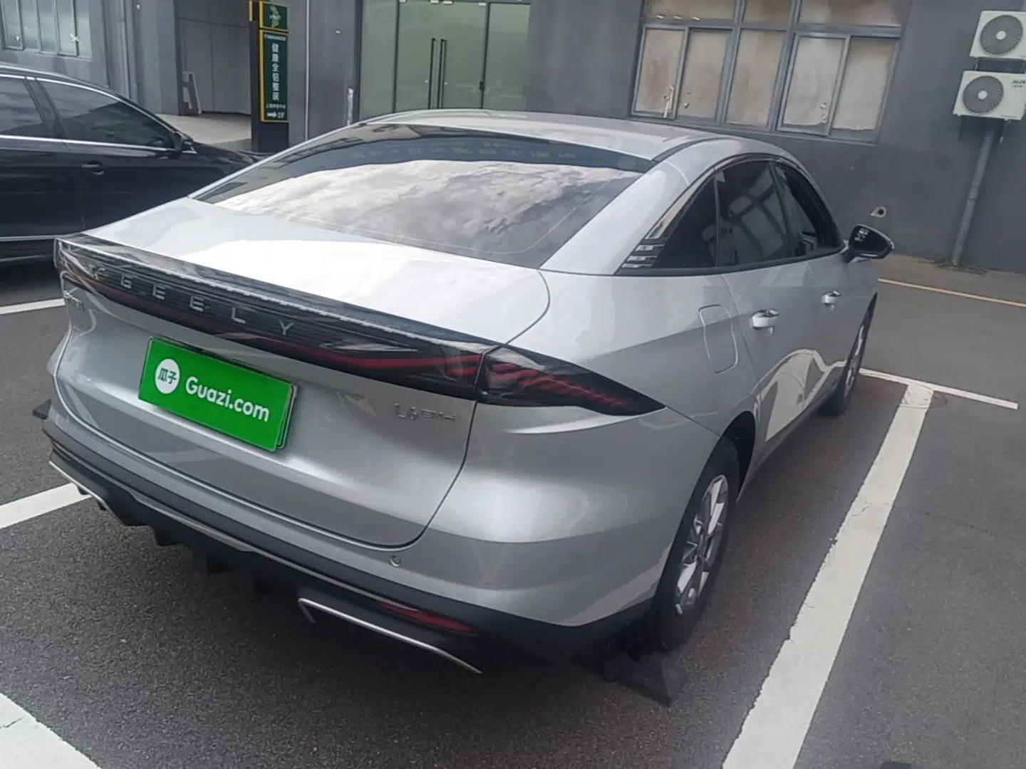 Geely Galaxy L6 2025 EM-i 60km Exploration Edition — миниатюра 6