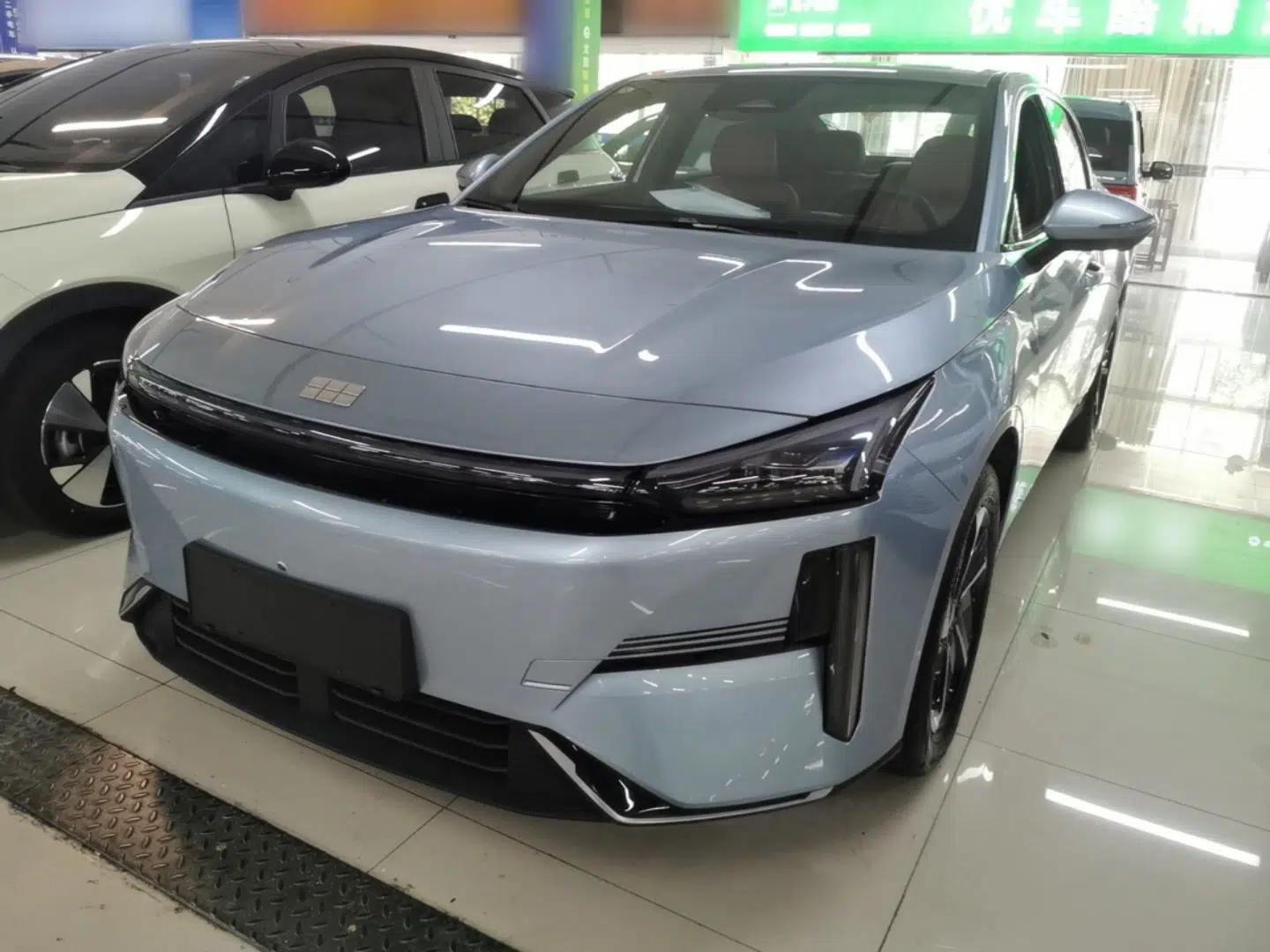 Geely Galaxy L6 2025 EM-i 140km Starship Edition — миниатюра 1