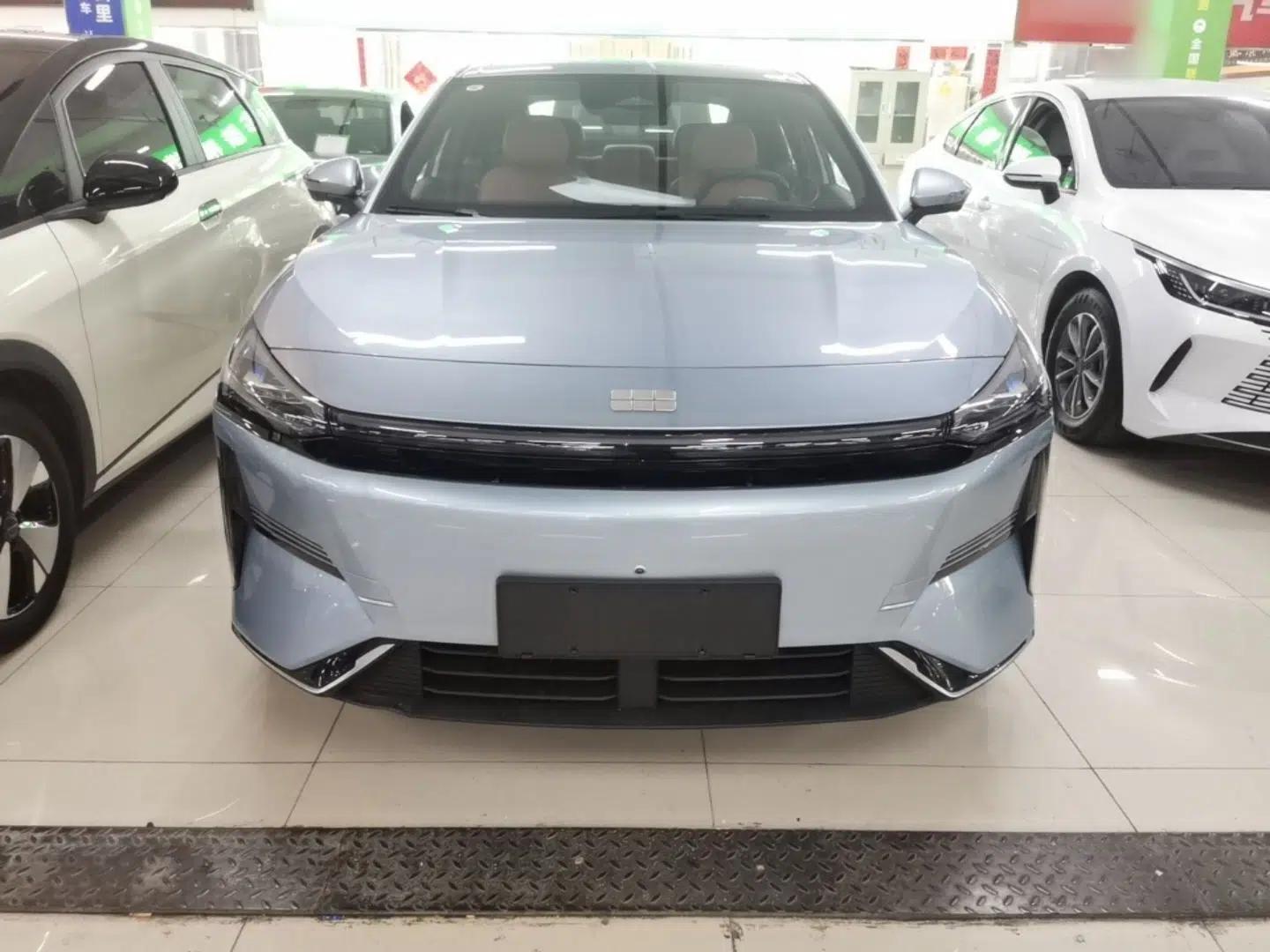 Geely Galaxy L6 2025 EM-i 140km Starship Edition — миниатюра 2