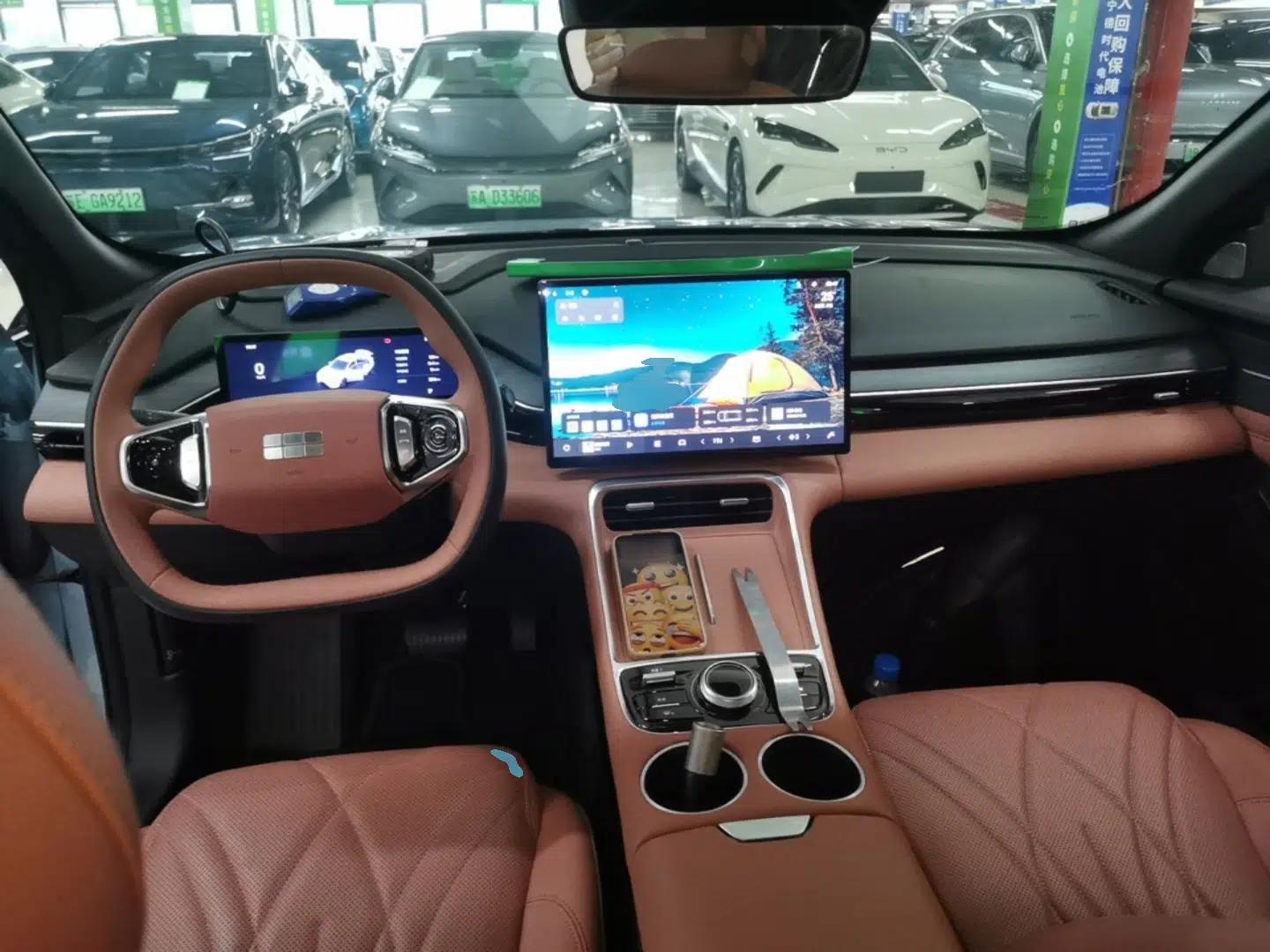 Geely Galaxy L6 2025 EM-i 140km Starship Edition — миниатюра 17