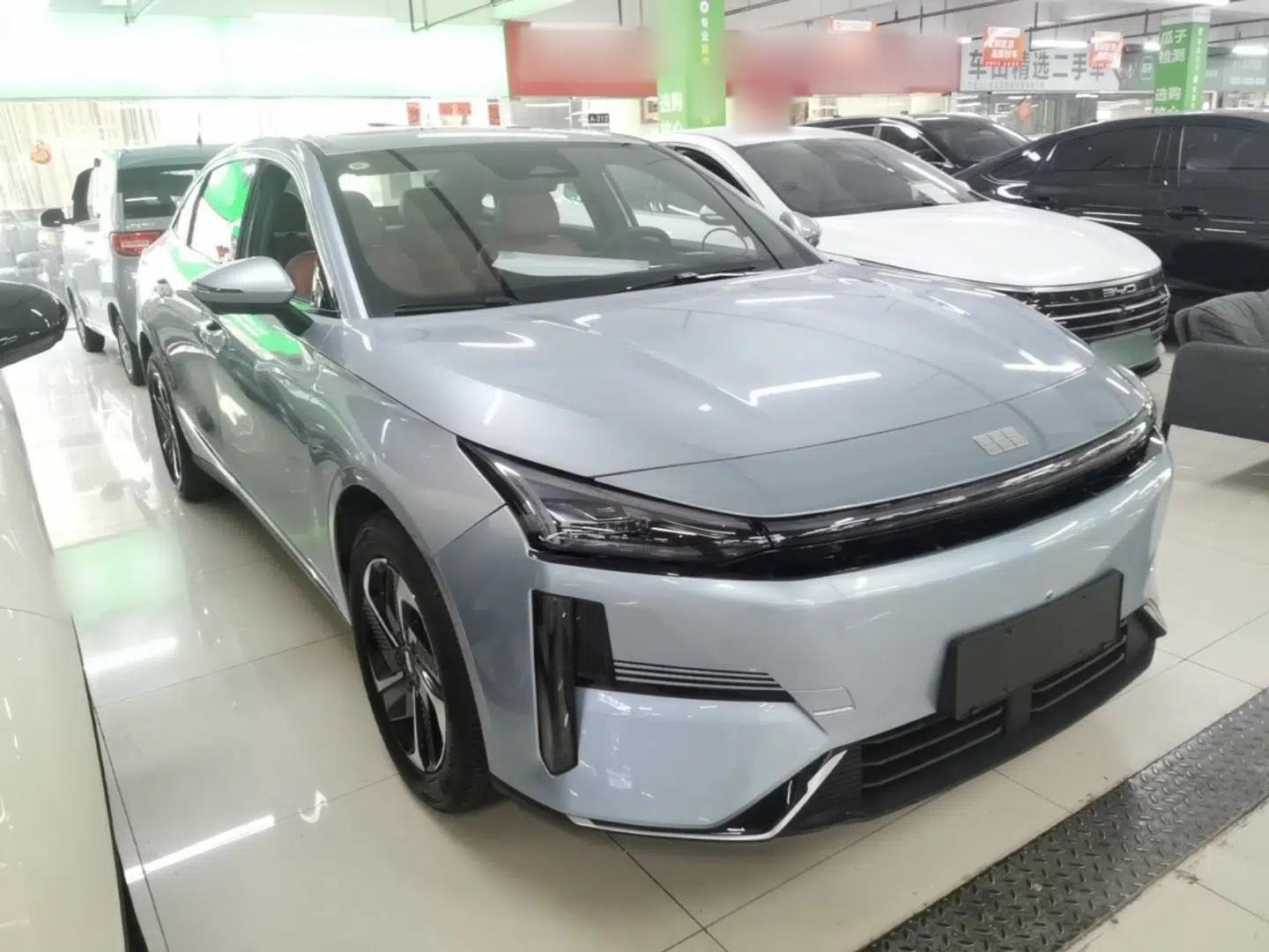 Geely Galaxy L6 2025 EM-i 140km Starship Edition — миниатюра 3