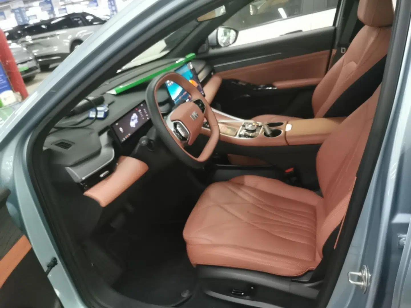 Geely Galaxy L6 2025 EM-i 140km Starship Edition — миниатюра 22