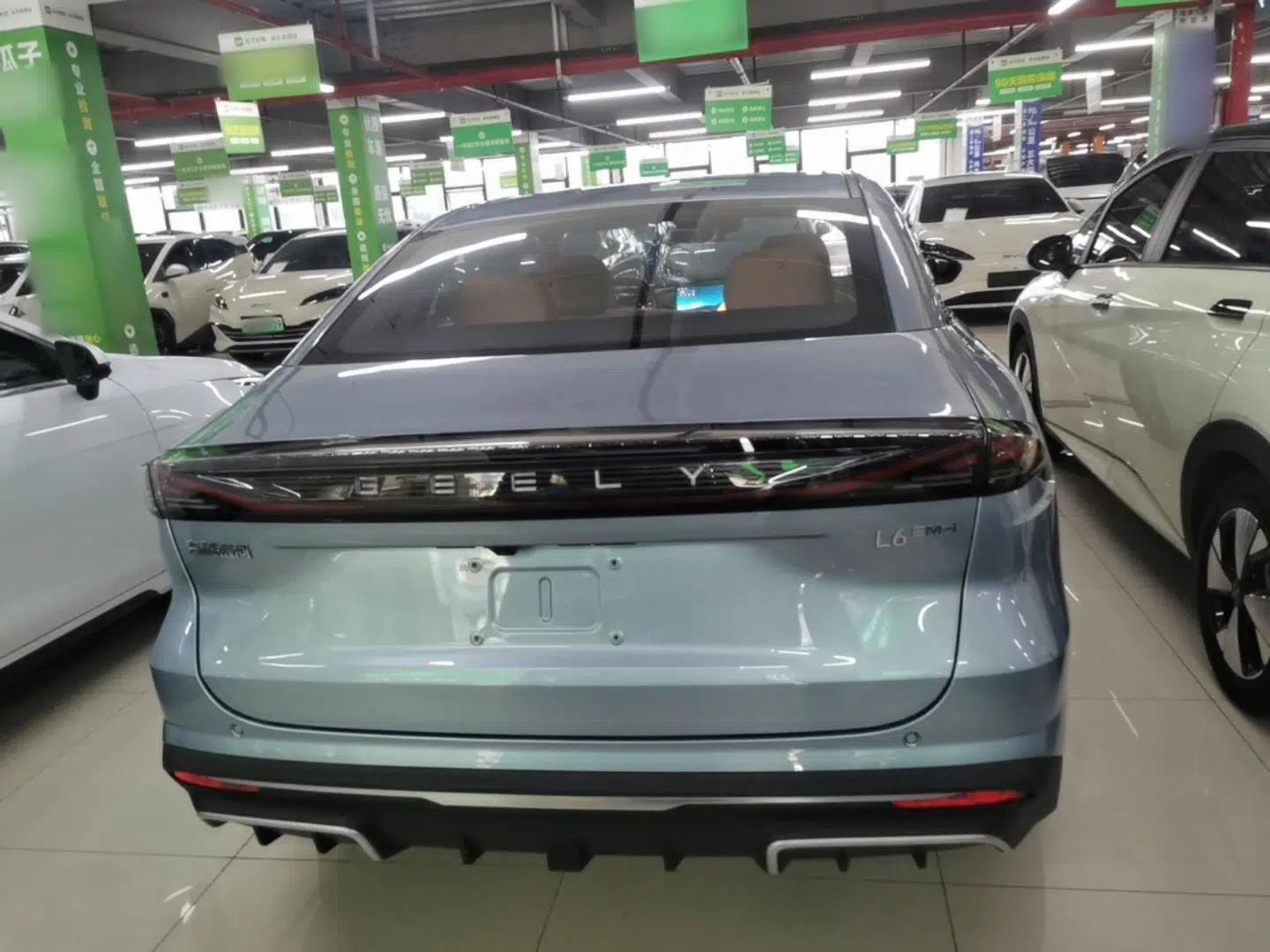 Geely Galaxy L6 2025 EM-i 140km Starship Edition — миниатюра 5